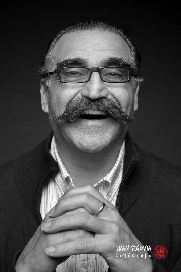 Retrato Artístico - Fotógrafo de Tarragona Retrato fotográfico en estudio para el empresario Carlos Segarra en el estudio de Juan Segovia Fotógrafo en Tarragona