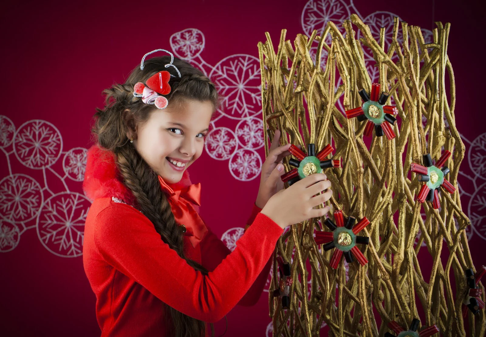 nina arbol navidad golosinas Juan segovia fotografo tarragona nina arbol navidad golosinas Juan segovia fotografo tarragona