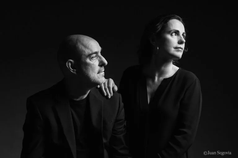 Galería de Fotografía de parejas - Fotógrafo de Tarragona Retrato fotografico de la pareja Alex Grau y Emma Gorgori