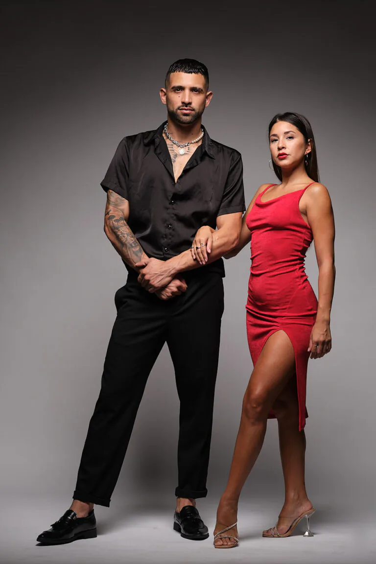 Galería de Fotografía de parejas - Fotógrafo de Tarragona Sesión fotográfica en estudio para los bailarines July y Lau de Pura Bachata