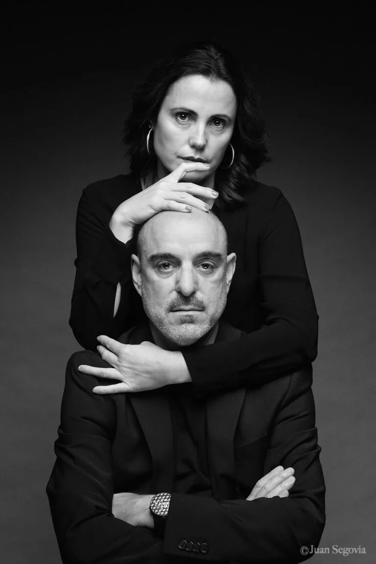 Galería de Fotografía de parejas - Fotógrafo de Tarragona Retratos en estudio de la pareja Alex Grau y Emma Gorgori