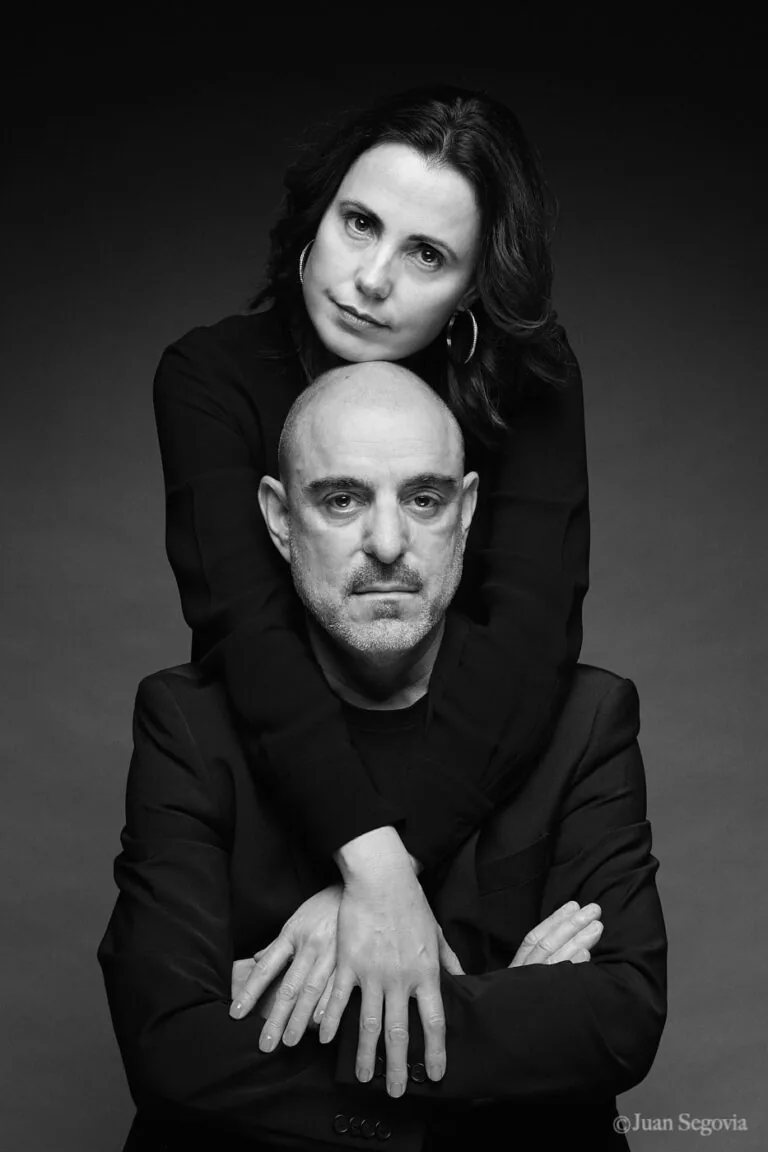 Galería de Fotografía de parejas - Fotógrafo de Tarragona Retratos en estudio de la pareja Alex Grau y Emma Gorgori